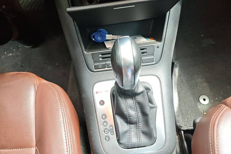 Used Volkswagen Tiguan 2012 2.0 TSI Comfort Edition Gear Lever