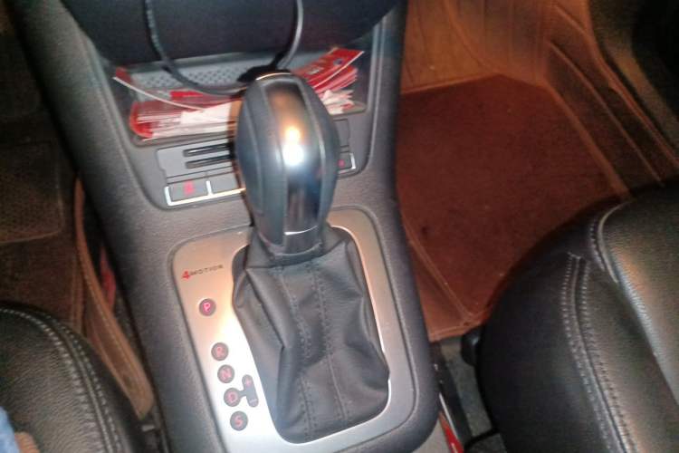 Used Volkswagen Tiguan 2012 2.0 TSI Comfort Edition Gear Lever