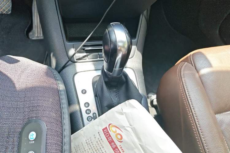 Used Volkswagen Tiguan 2012 2.0 TSI Comfort Edition Gear Lever