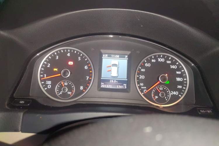 Used Volkswagen Tiguan 2012 2.0 TSI Comfort Edition Instrument Cluster