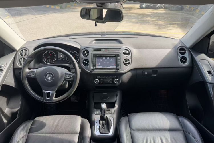 Used Volkswagen Tiguan 2012 2.0 TSI Comfort Edition Interior 1