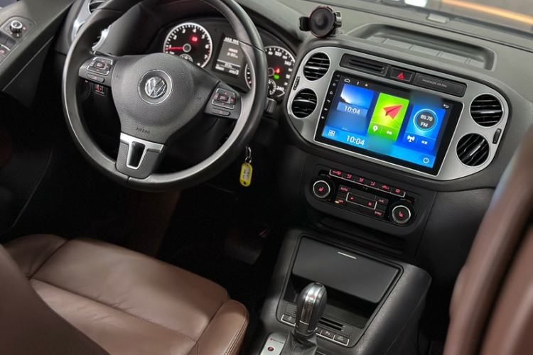 Used Volkswagen Tiguan 2012 2.0 TSI Comfort Edition Interior 10