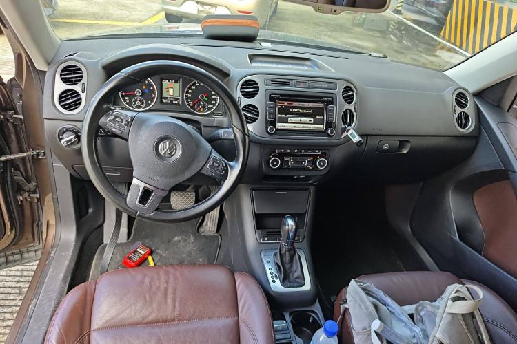Used Volkswagen Tiguan 2012 2.0 TSI Comfort Edition Interior 2