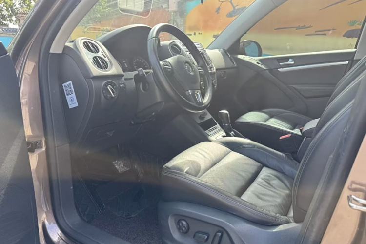 Used Volkswagen Tiguan 2012 2.0 TSI Comfort Edition Interior 2