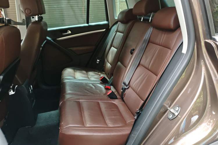 Used Volkswagen Tiguan 2012 2.0 TSI Comfort Edition Interior 4