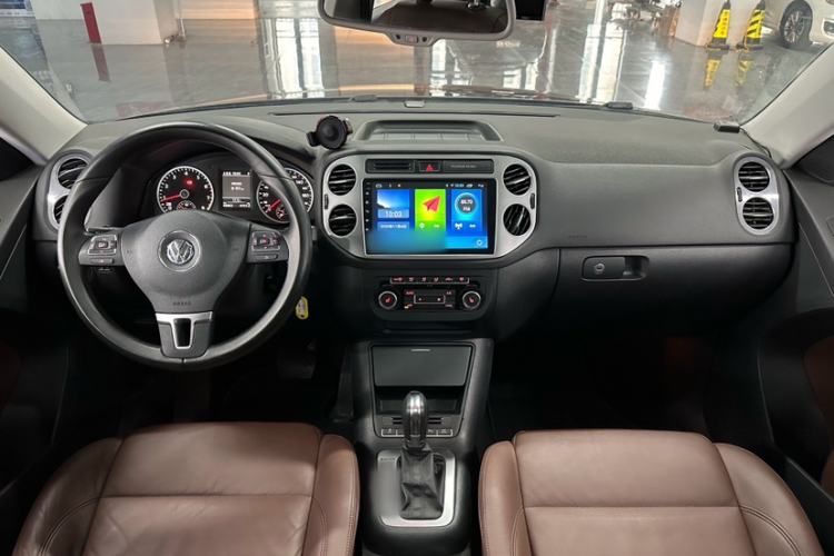 Used Volkswagen Tiguan 2012 2.0 TSI Comfort Edition Interior 5