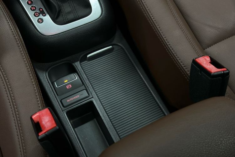 Used Volkswagen Tiguan 2012 2.0 TSI Comfort Edition Interior 6