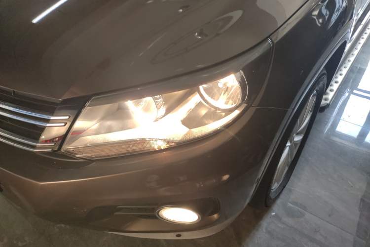 Used Volkswagen Tiguan 2012 2.0 TSI Comfort Edition Left Front Headlight