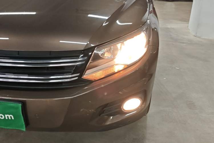 Used Volkswagen Tiguan 2012 2.0 TSI Comfort Edition Left Front Headlight