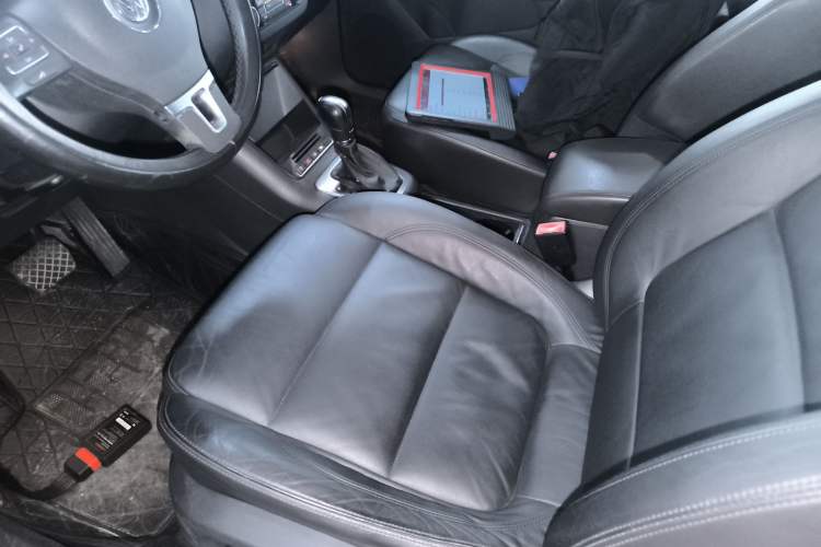 Used Volkswagen Tiguan 2012 2.0 TSI Comfort Edition Left Front Seat