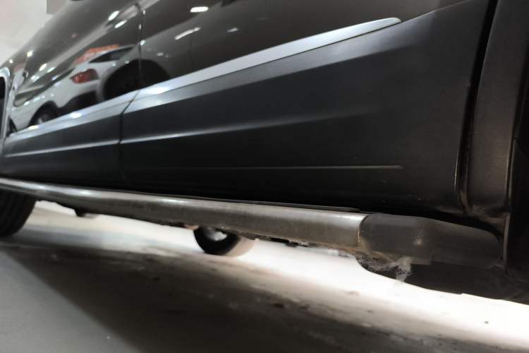 Used Volkswagen Tiguan 2012 2.0 TSI Comfort Edition Left Side Sill