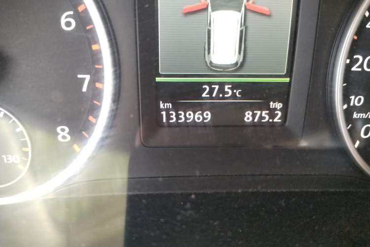 Used Volkswagen Tiguan 2012 2.0 TSI Luxury Edition Odometer Close Up