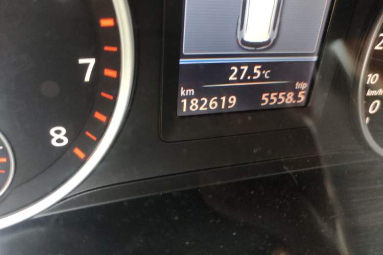 Used Volkswagen Tiguan 2012 2.0 TSI Comfort Edition Odometer Close Up