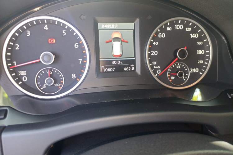 Used Volkswagen Tiguan 2012 2.0 TSI Comfort Edition Odometer Close Up