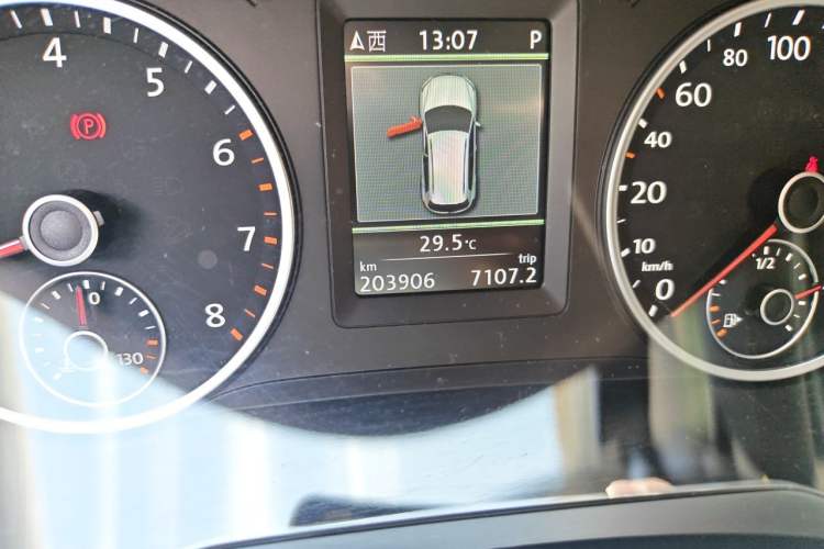 Used Volkswagen Tiguan 2012 2.0 TSI Comfort Edition Odometer Close Up