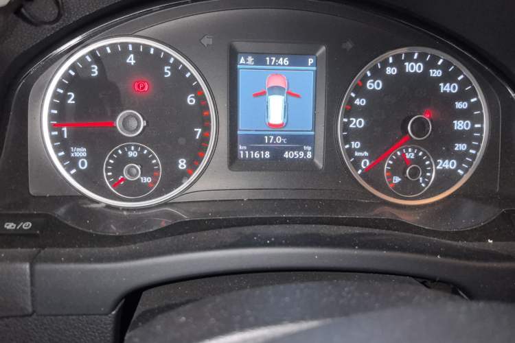 Used Volkswagen Tiguan 2012 2.0 TSI Comfort Edition Odometer Close Up
