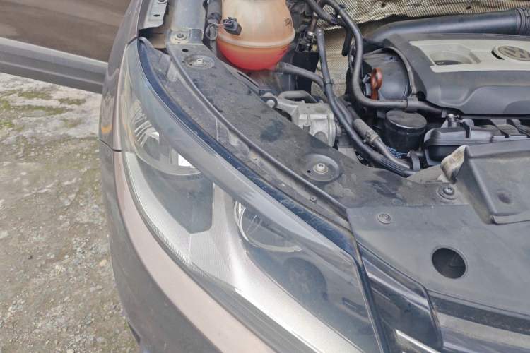 Used Volkswagen Tiguan 2012 2.0 TSI Comfort Edition Right Front Headlight