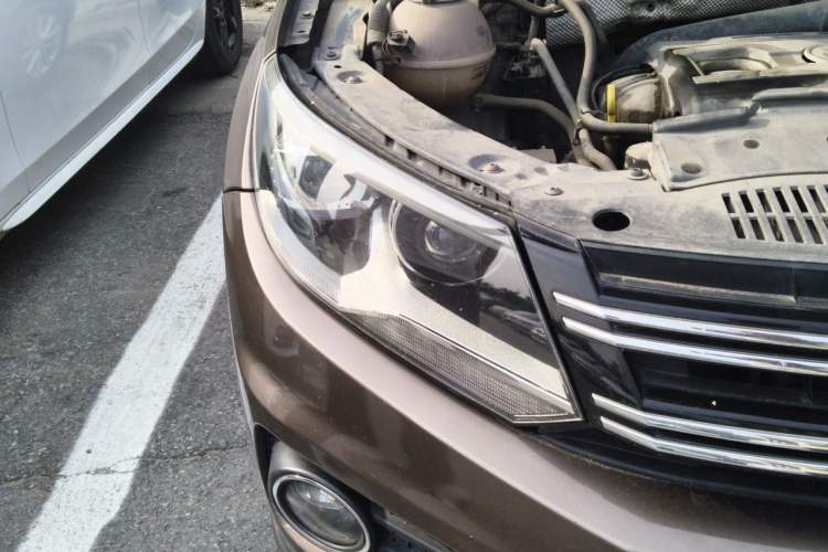 Used Volkswagen Tiguan 2012 2.0 TSI Comfort Edition Right Front Headlight