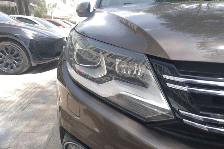 Used Volkswagen Tiguan 2012 2.0 TSI Luxury Edition Right Front Headlight