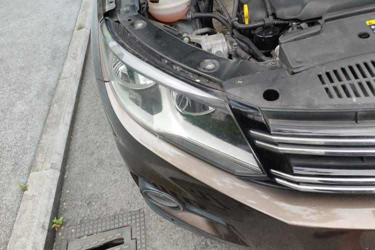 Used Volkswagen Tiguan 2012 2.0 TSI Comfort Edition Right Front Headlight