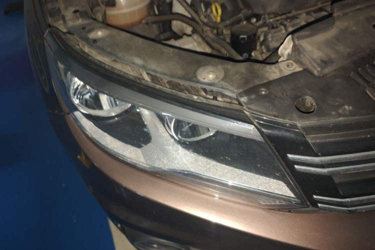 Used Volkswagen Tiguan 2012 2.0 TSI Comfort Edition Right Front Headlight