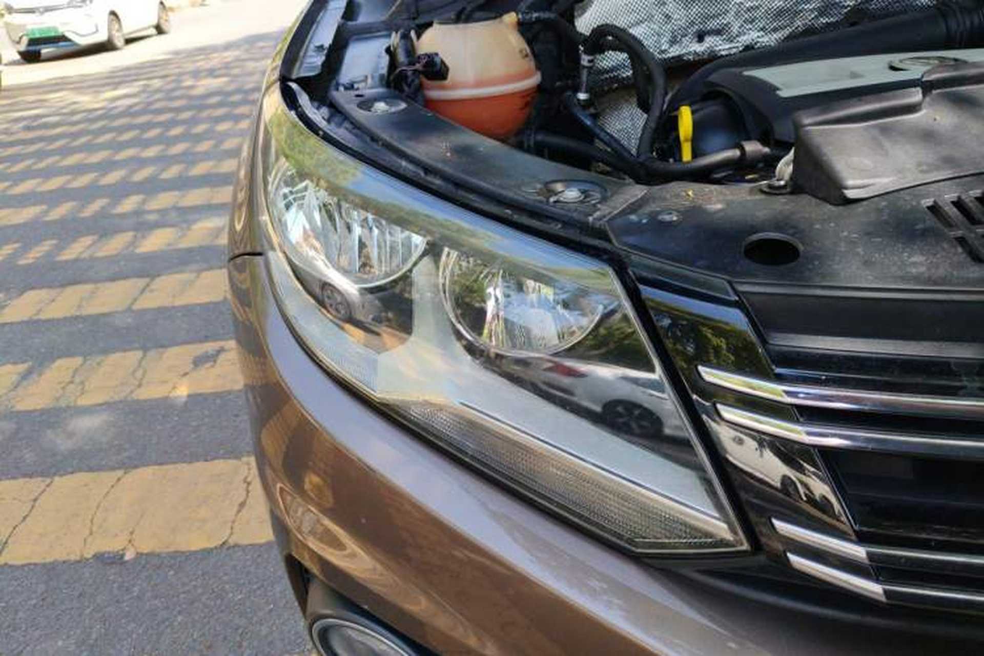 Used Volkswagen Tiguan 2012 2.0 TSI Comfort Edition Right Front Headlight