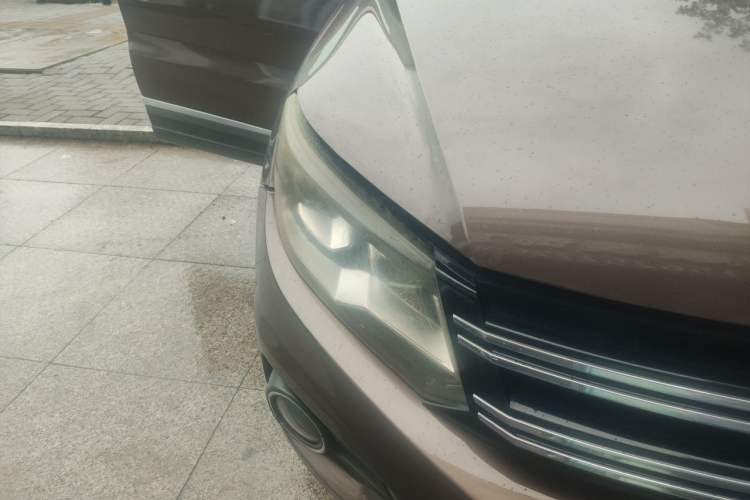 Used Volkswagen Tiguan 2012 2.0 TSI Comfort Edition Right Front Headlight