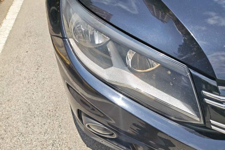 Used Volkswagen Tiguan 2012 2.0 TSI Comfort Edition Right Front Headlight