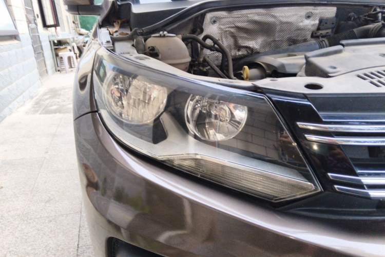 Used Volkswagen Tiguan 2012 2.0 TSI Comfort Edition Right Front Headlight