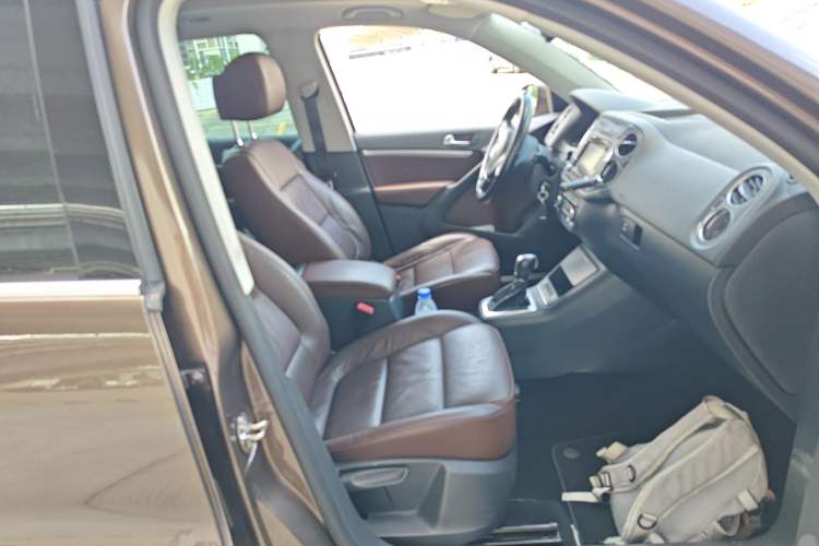 Used Volkswagen Tiguan 2012 2.0 TSI Comfort Edition Right Front Seat