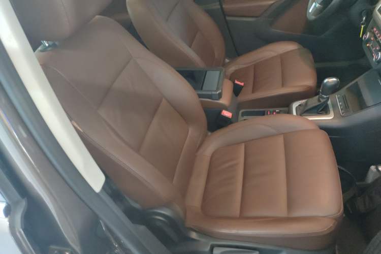 Used Volkswagen Tiguan 2012 2.0 TSI Comfort Edition Right Front Seat