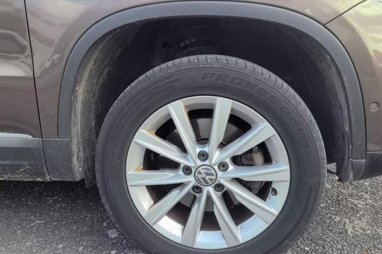 Used Volkswagen Tiguan 2012 2.0 TSI Comfort Edition Right Rear Wheel Hub