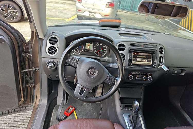 Used Volkswagen Tiguan 2012 2.0 TSI Comfort Edition Steering Wheel
