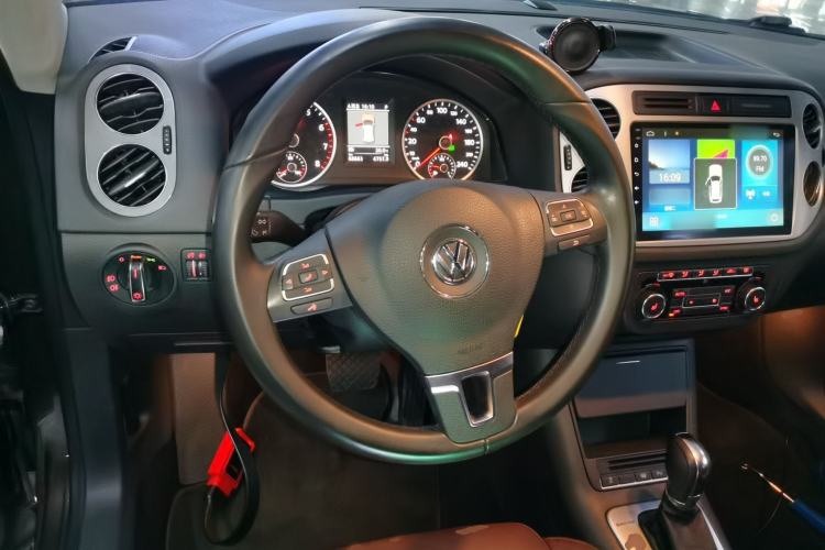 Used Volkswagen Tiguan 2012 2.0 TSI Comfort Edition Steering Wheel