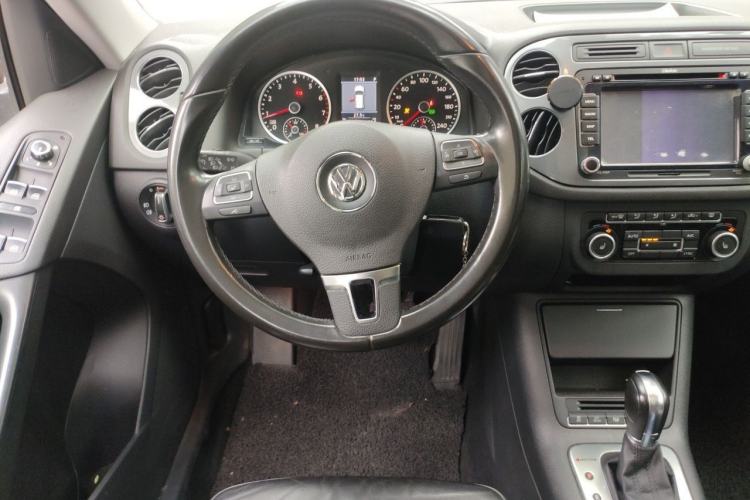 Used Volkswagen Tiguan 2012 2.0 TSI Comfort Edition Steering Wheel