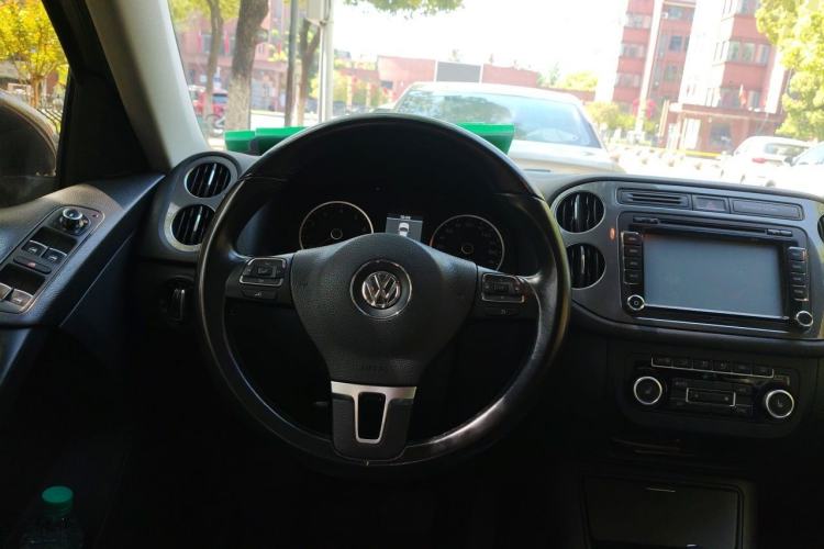 Used Volkswagen Tiguan 2012 2.0 TSI Comfort Edition Steering Wheel