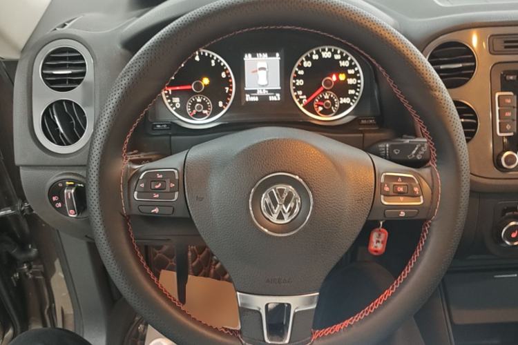 Used Volkswagen Tiguan 2012 2.0 TSI Comfort Edition Steering Wheel
