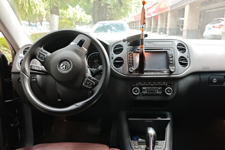 Used Volkswagen Tiguan 2012 2.0 TSI Comfort Edition Steering Wheel