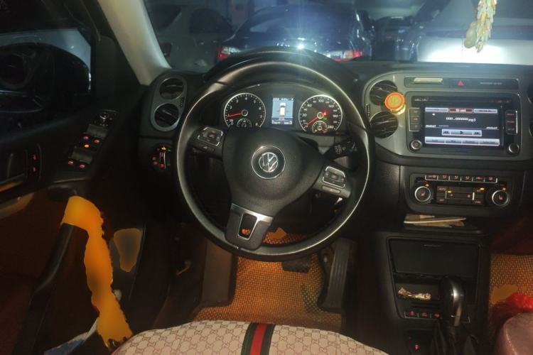 Used Volkswagen Tiguan 2012 2.0 TSI Comfort Edition Steering Wheel