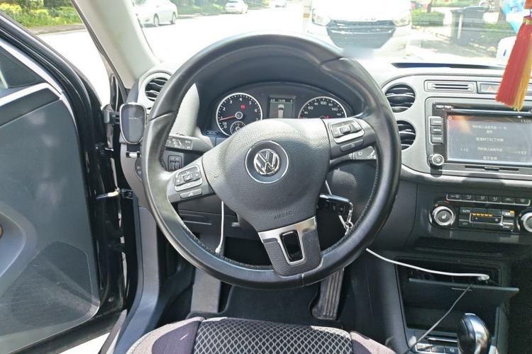 Used Volkswagen Tiguan 2012 2.0 TSI Comfort Edition Steering Wheel