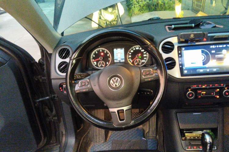 Used Volkswagen Tiguan 2012 2.0 TSI Comfort Edition Steering Wheel