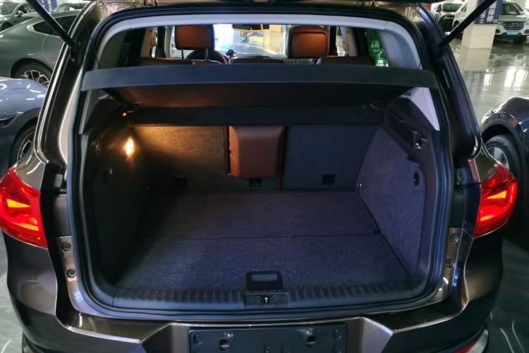 Used Volkswagen Tiguan 2012 2.0 TSI Comfort Edition Trunk