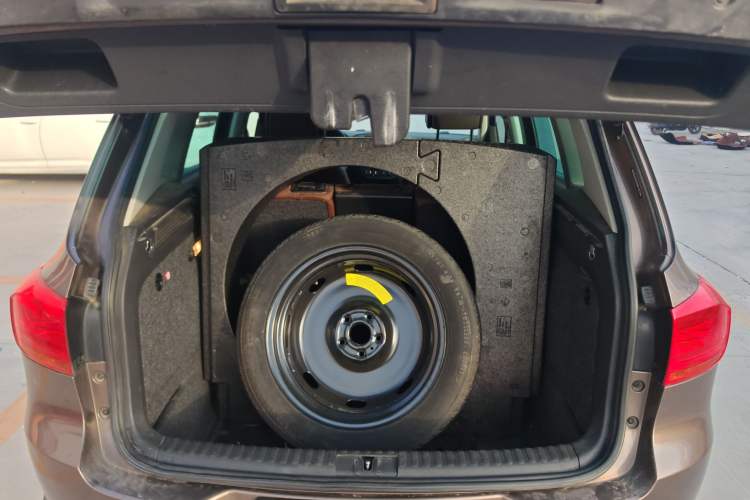 Used Volkswagen Tiguan 2012 2.0 TSI Comfort Edition Trunk