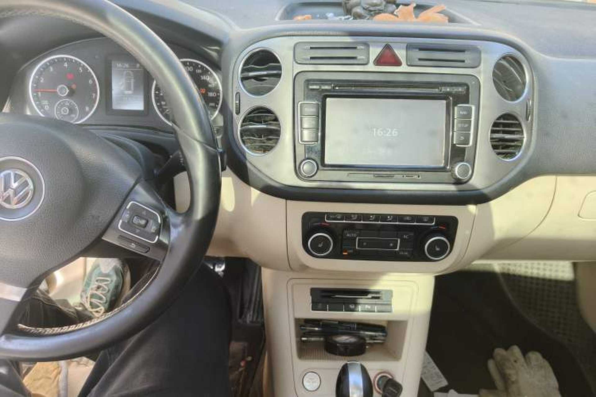 Used Volkswagen Tiguan 2012 2.0 TSI Automatic All-Wheel Drive Flagship Edition Audio And AC Panel