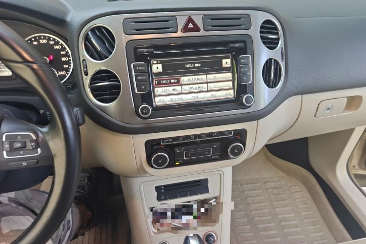 Used Volkswagen Tiguan 2012 1.8TSI Automatic All-Wheel Drive Elite Edition Audio And AC Panel