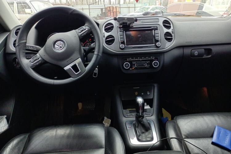 Used Volkswagen Tiguan 2012 2.0 TSI Comfort Edition Center Console