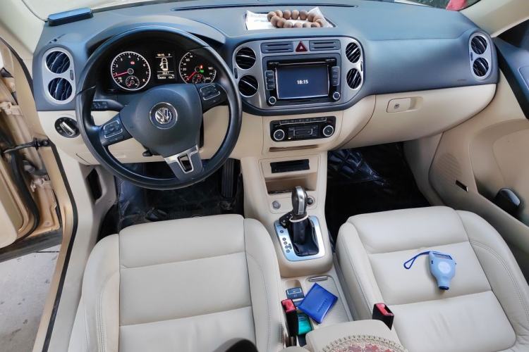 Used Volkswagen Tiguan 2012 2.0 TSI Automatic All-Wheel Drive Elite Edition Center Console