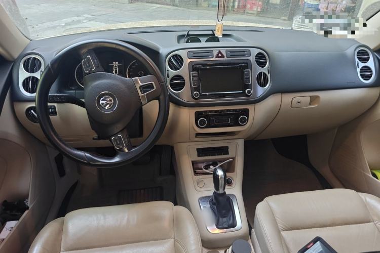 Used Volkswagen Tiguan 2012 1.8TSI Automatic All-Wheel Drive Elite Edition Center Console
