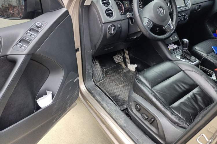Used Volkswagen Tiguan 2012 2.0 TSI Comfort Edition Driver Seat