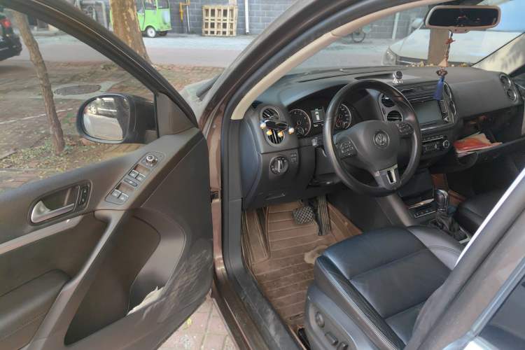 Used Volkswagen Tiguan 2012 2.0 TSI Comfort Edition Driver Seat